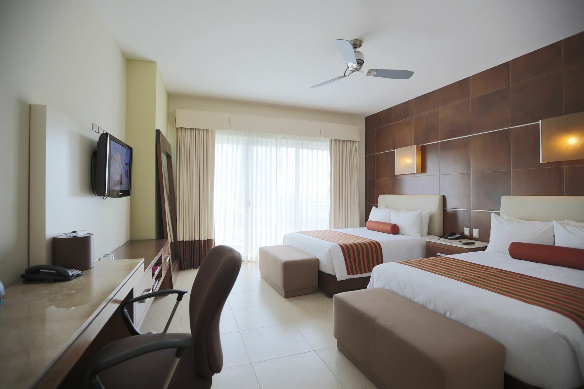 Krystal Urban Cancun & Beach Club מראה חיצוני תמונה